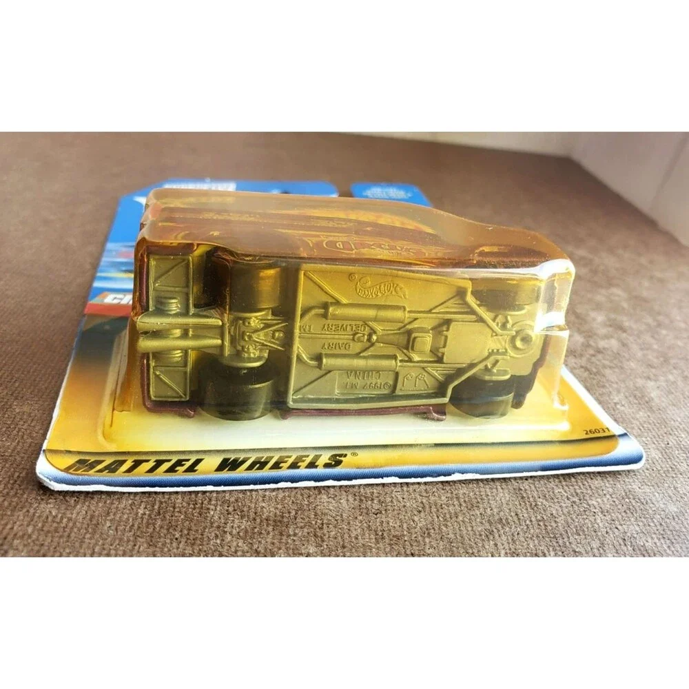 Hot Wheels DAIRY DELIVERY '98 FIRST EDITIONS & CIRCUS ON WHEELS SERIES LOT OF 2